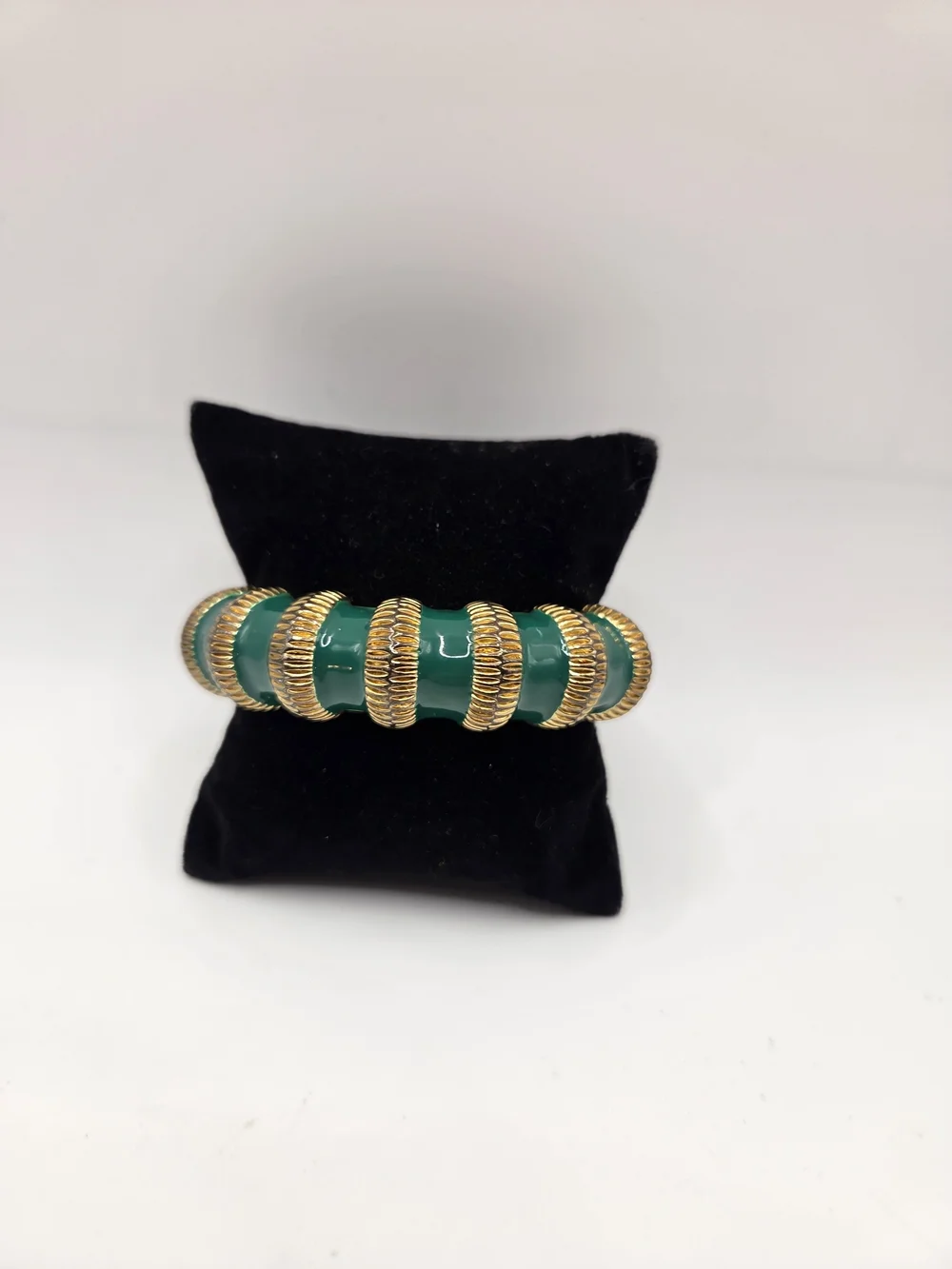 1686. Vintage Gold-Tone Bracelet with Teal Enamel Accents